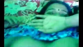 زوجته أمام الكاميرا  ...