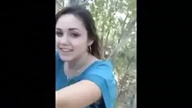 صغيرة مع افلام رومان ...