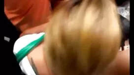 فتاة في سن المراهقة  ...