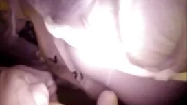 الحمام مع اثنين من ا ...